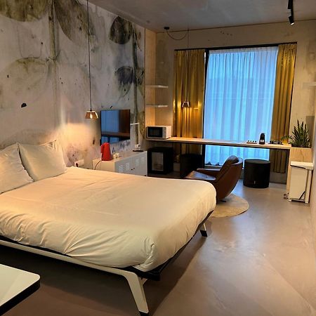 Moloko, Modern Designed Sleep & Shower Hotel In City Center, Digital Key By Sms Энсхеде Экстерьер фото