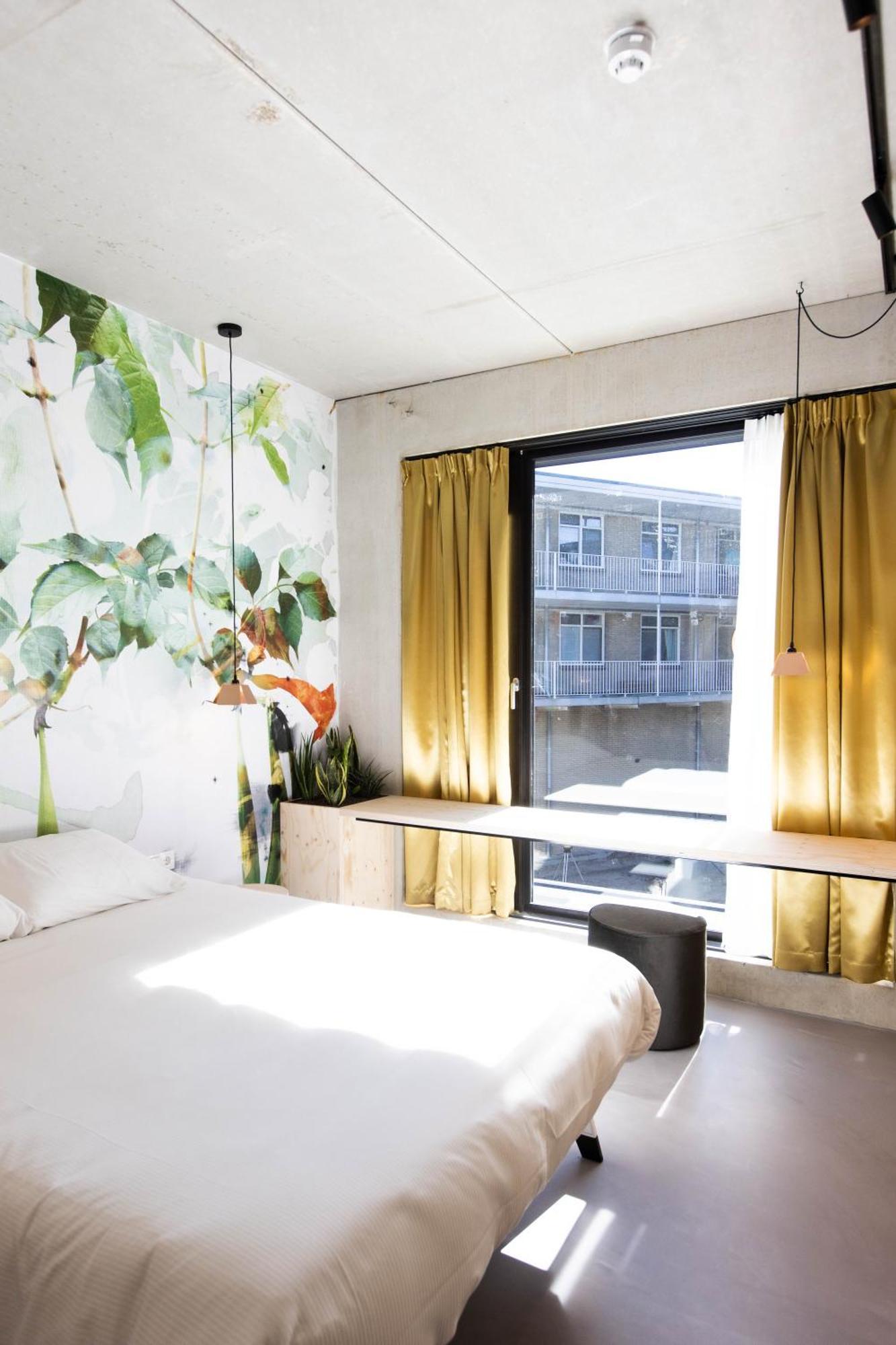 Moloko, Modern Designed Sleep & Shower Hotel In City Center, Digital Key By Sms Энсхеде Экстерьер фото