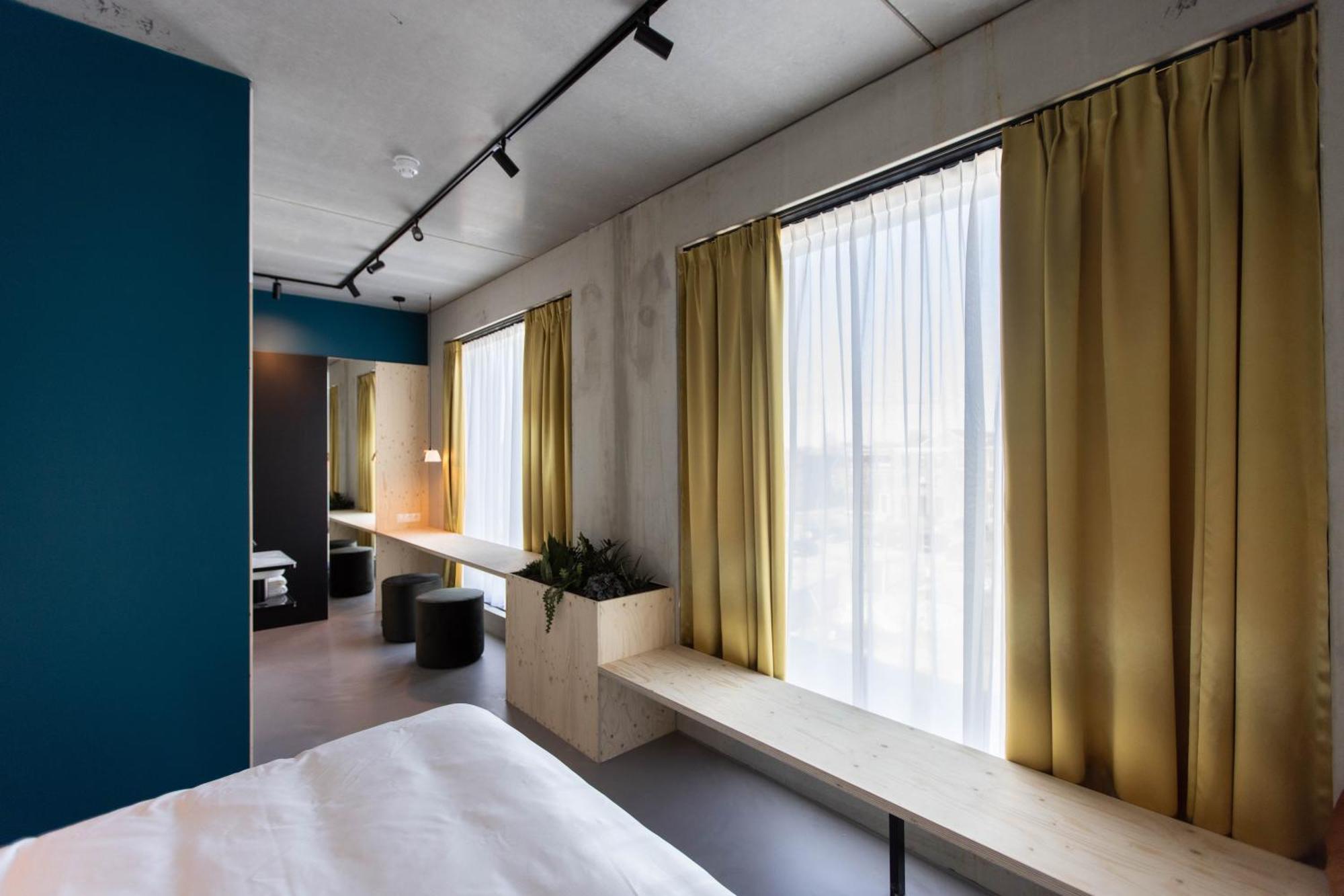 Moloko, Modern Designed Sleep & Shower Hotel In City Center, Digital Key By Sms Энсхеде Экстерьер фото